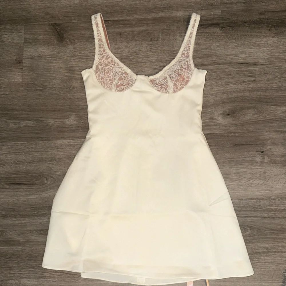 House of CB Cassandra Ivory satin and Lace mini dress - Picture 11 of 16